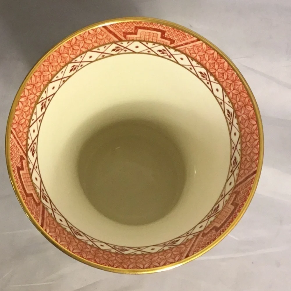 ROYAL DOULTON 1981 RED BOOTHS REAL OLD‎ WILLOW TC 1126 MADE IN ENGLAND